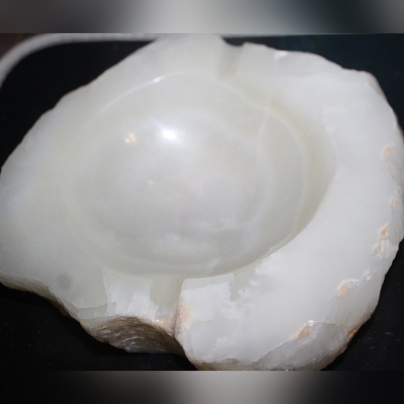 Vintage Alabaster Ashtray - Picture 4 of 16